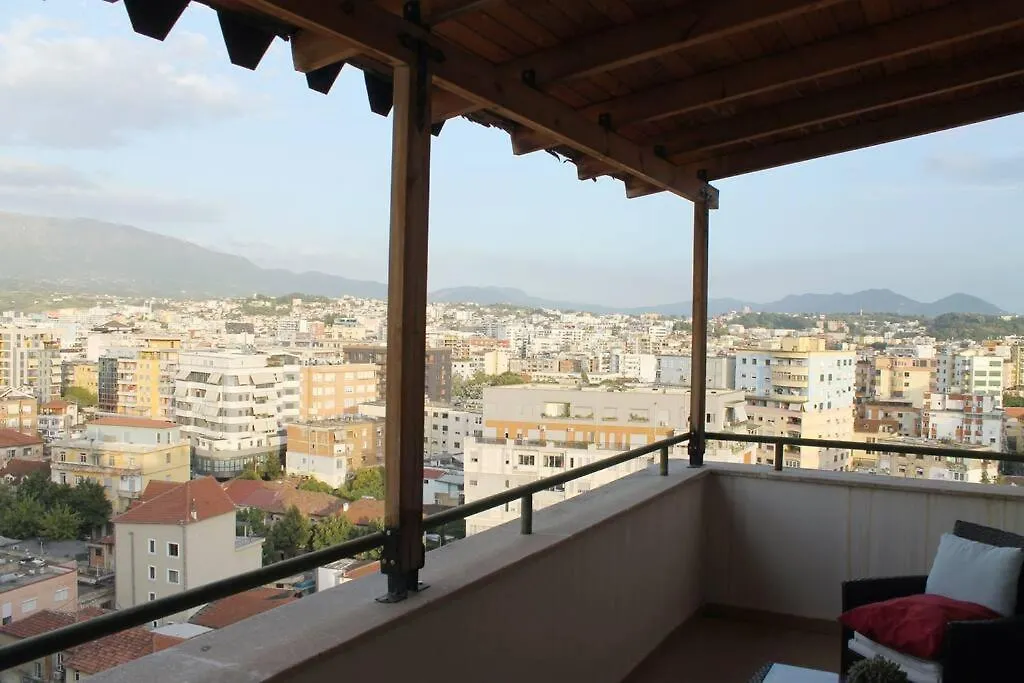 Cosy Rooftop Central Apartment At Pazari I Ri Tirana